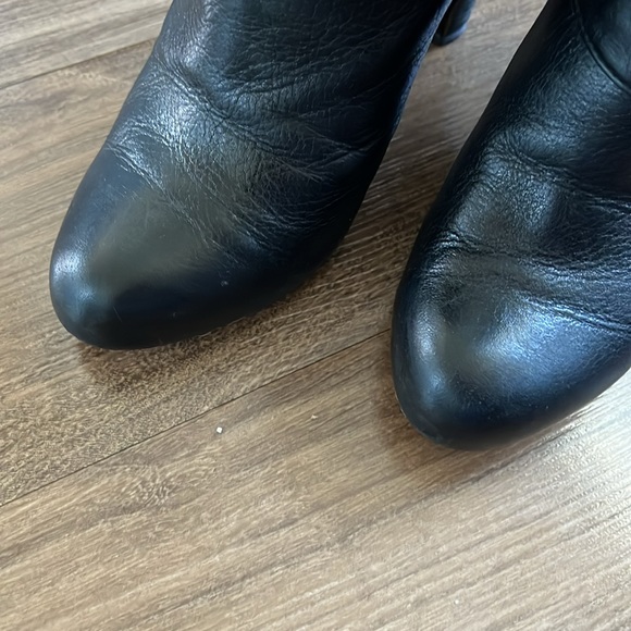 COACH Vintage Boots with Buckle - Black Leather, slight platform inside - Picture 5 of 9